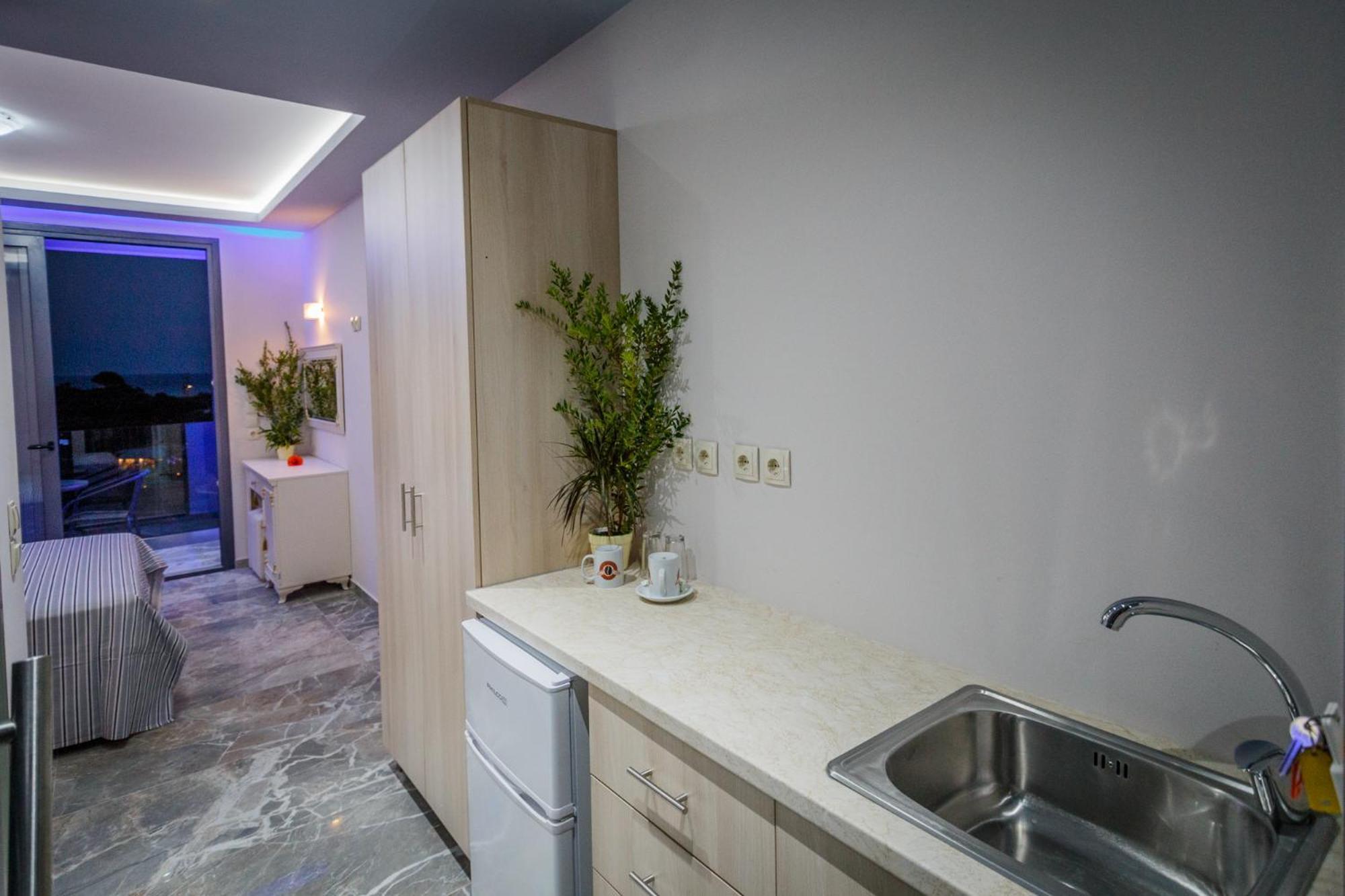 Christina Apartments チィリヴィ エクステリア 写真